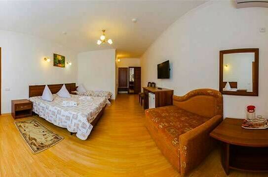 Четырехместный «Стандарт улучшенный с балконом