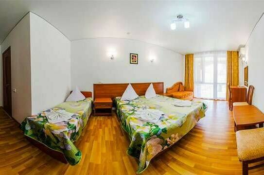 Четырехместный «Стандарт улучшенный с балконом