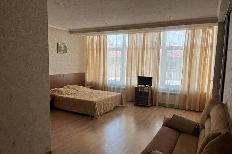 Пятиместная студия (35 кв. м)