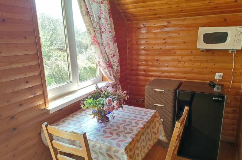 Семейный 4-х местный с мини-кухней в бунгало 1