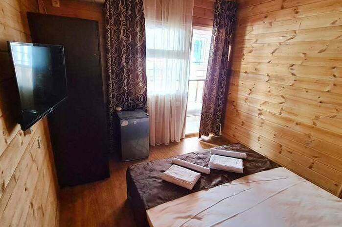 Двухкомнатный номер «Полу-люкс»