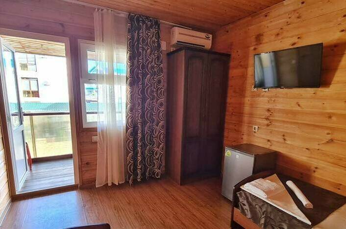 Двухкомнатный номер «Полу-люкс»