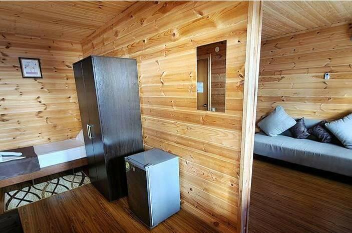 Двухкомнатный номер «Полу-люкс»