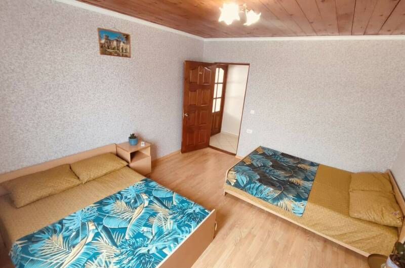 4-х местный «Люкс» № 6 на втором этаже