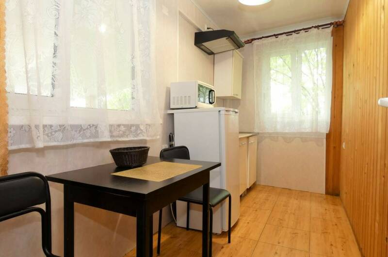 «СЕМЕЙНЫЙ"2комнатный с кухней и балконом 6−8мест