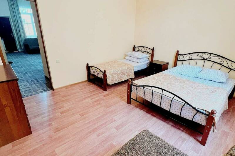 № 1 Двухкомнатный номер с кухней