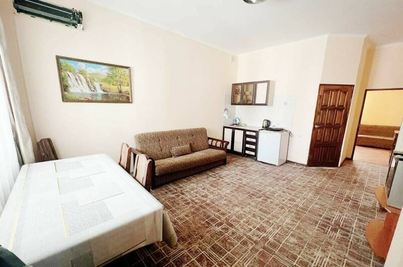 № 1 Двухкомнатный номер с кухней