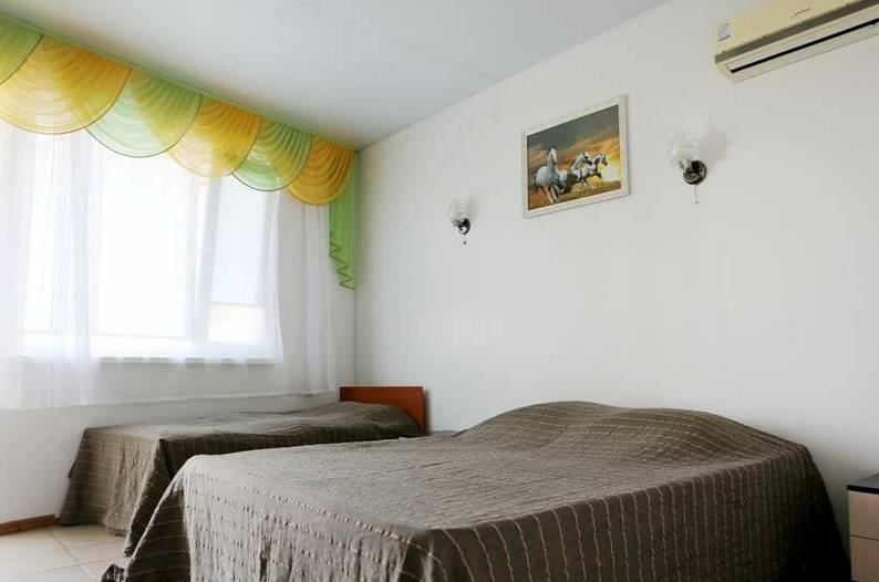 Трехместный «Стандарт» с видом на сад (№ 1,2,3)