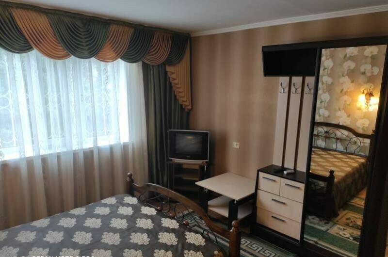 Двухкомнатный номер с кухней (1 этаж)