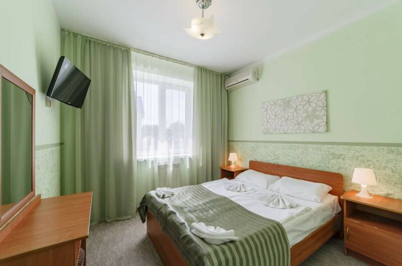 «Полулюкс» 2-х местный с террасой