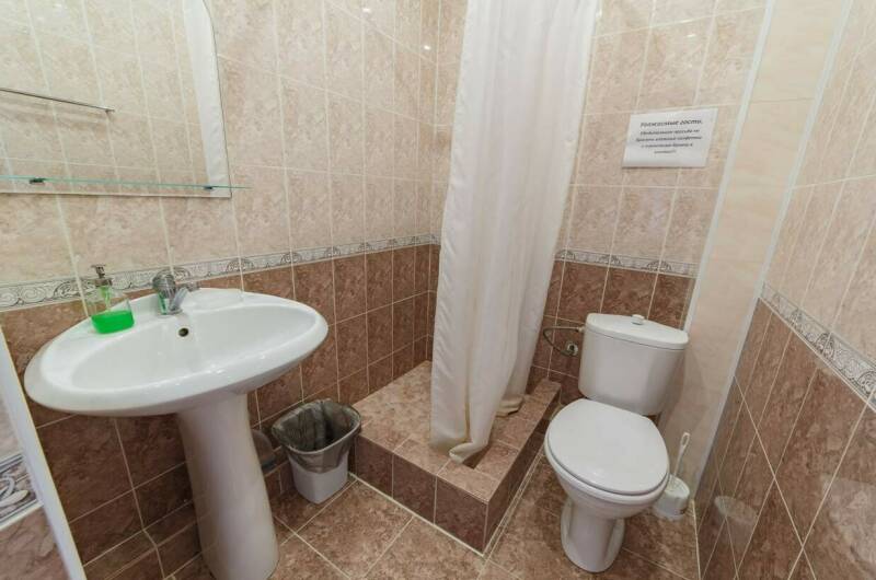 «Полулюкс» 3-х местный с балконом