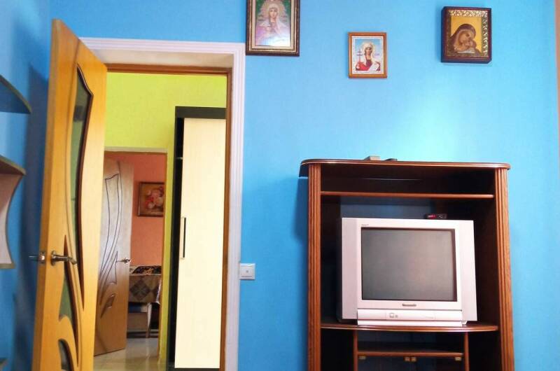 Квартира двухкомнатная с холлом и кухней