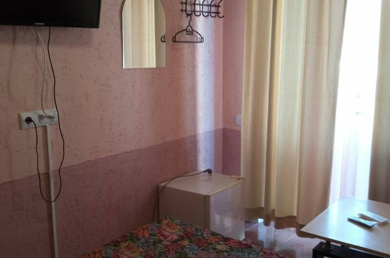 Однокомнатный 3-мест. на 2эт.(2.1), балкон по этаж