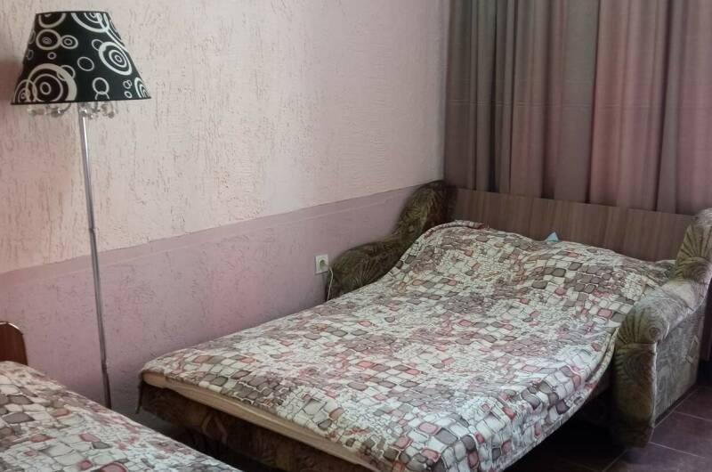 Однокомнатный 3-мест. на 2эт (2.2), балкон по этаж