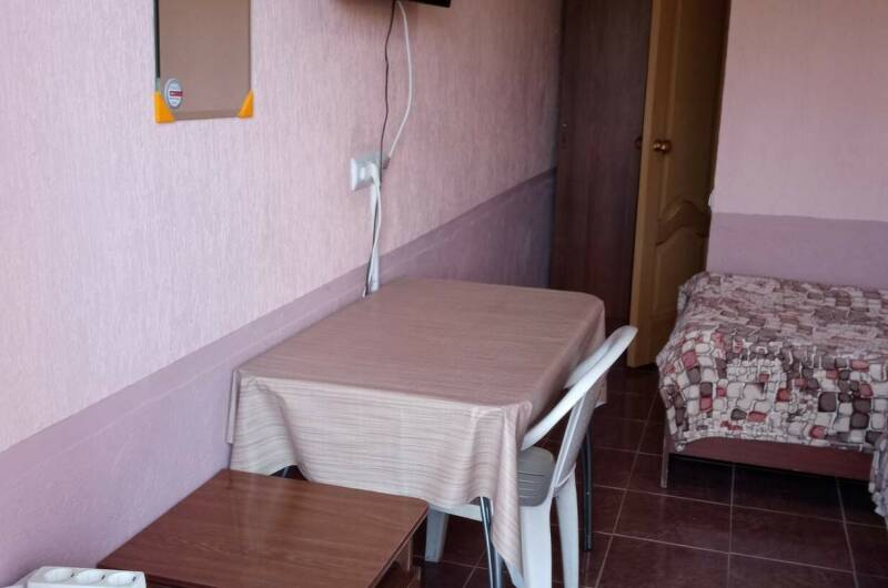 Однокомнатный 3-мест. на 2эт (2.2), балкон по этаж