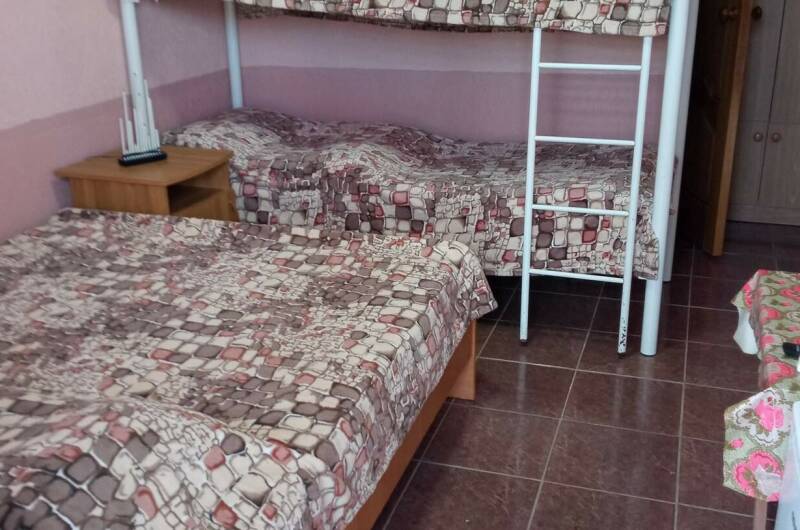 Однокомнатный 4-мест. на 2 этаже, балкон по этажу