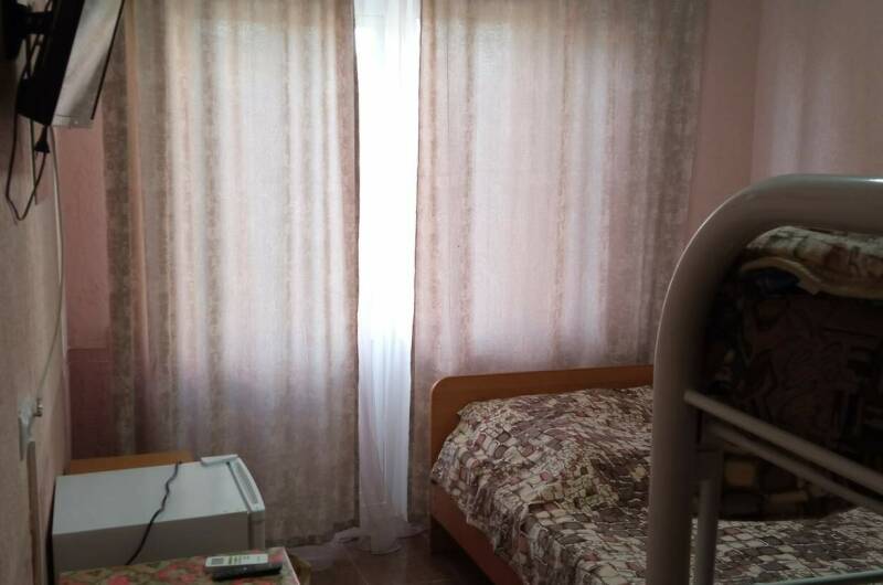 Однокомнатный 4-мест. на 2 этаже, балкон по этажу