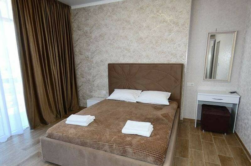 4-х местный с балконом и миникухней