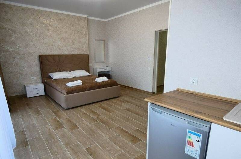 4-х местный с балконом и миникухней