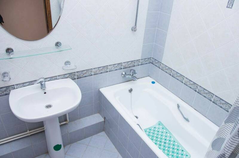 Шестиместный двухкомнатный номер