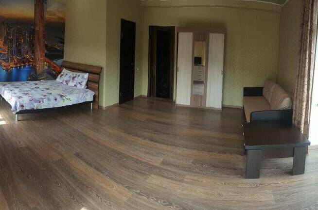 Улучшенный пятиместный с балконом