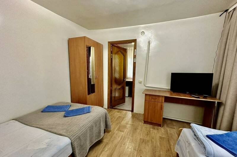 № 6 Трёхместный с личным двориком