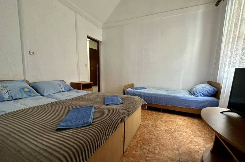 № 7 Двухкомнатный номер на первом этаже