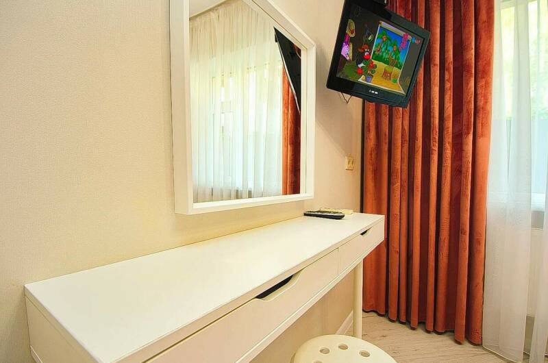 Двухкомнатный «Семейный» с мини-кухней