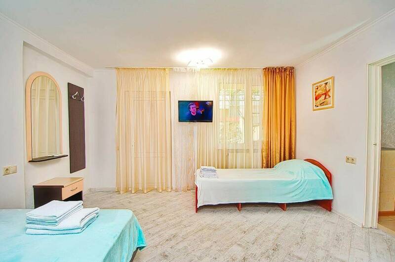 Двухкомнатный «Семейный» кухня и отдельный вход