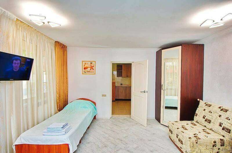 Двухкомнатный «Семейный» кухня и отдельный вход