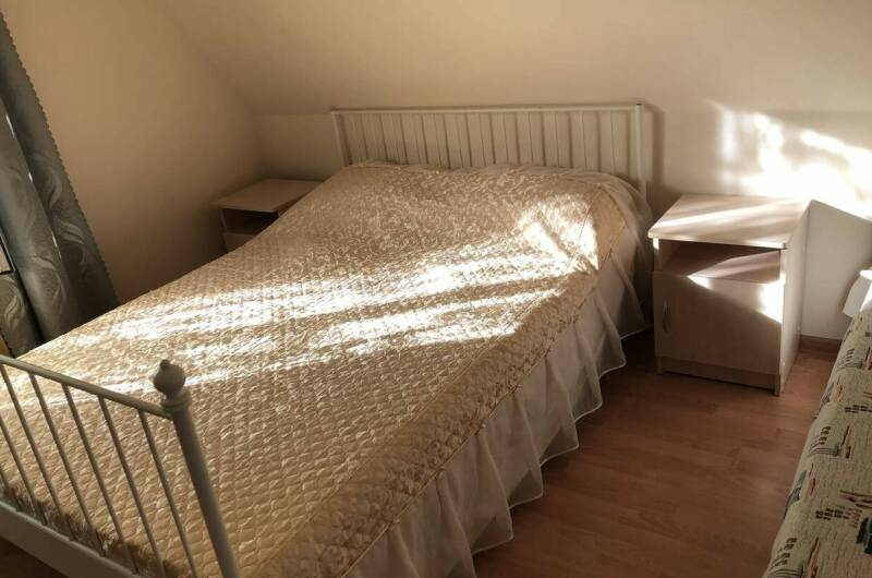 Номер с удобствами на втором этаже на 2−3 человек