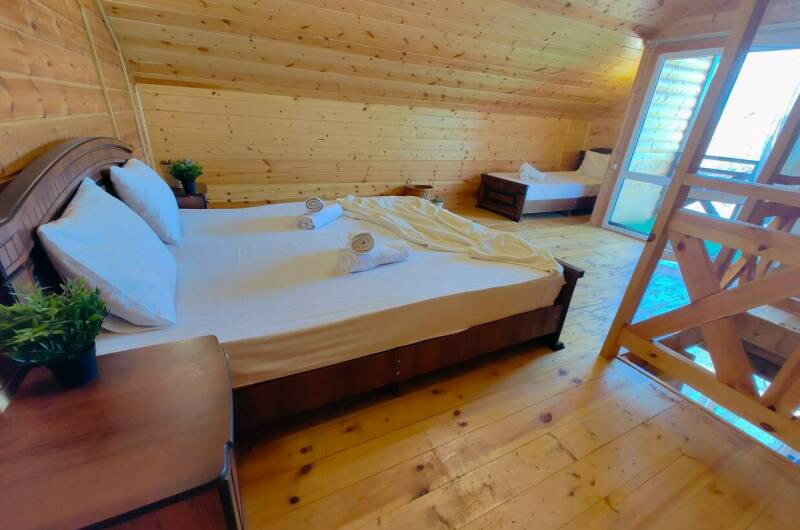 2-х комнатный 2-х этажный с балконом на 8 чел