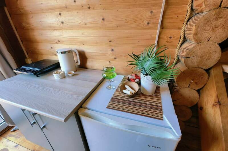 2-х комнатный 2-х этажный с мини-кухней и балконом