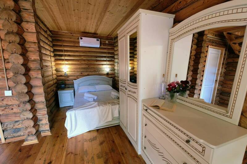 2-х комнатный 2-х этажный с мини-кухней и балконом