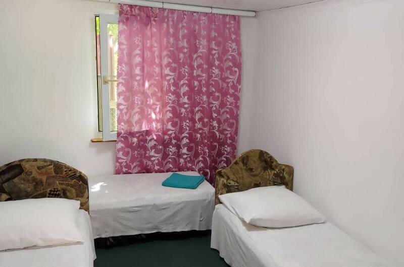 Эконом Трехместный