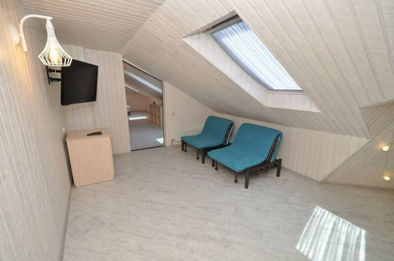 Двухкомнатная мансарда 5-ти местный