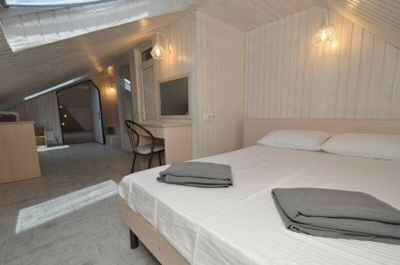 Двухкомнатная мансарда 6-ти местный