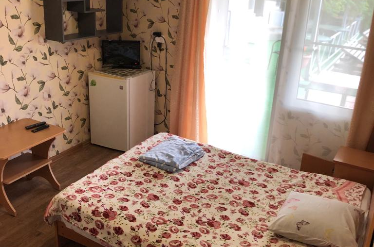 Трех-местный стандарт у бассейна