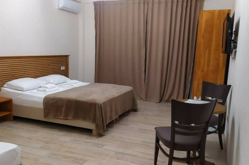 Трёхместный номер с балконом