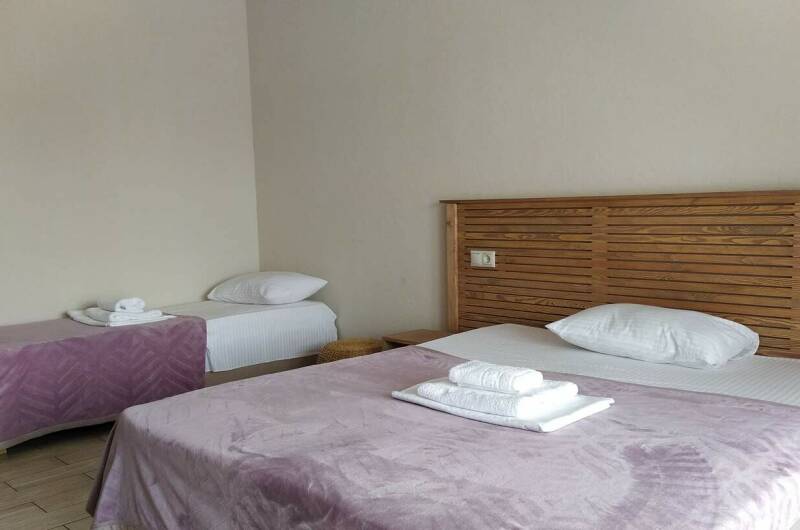 Трёхместный номер с балконом