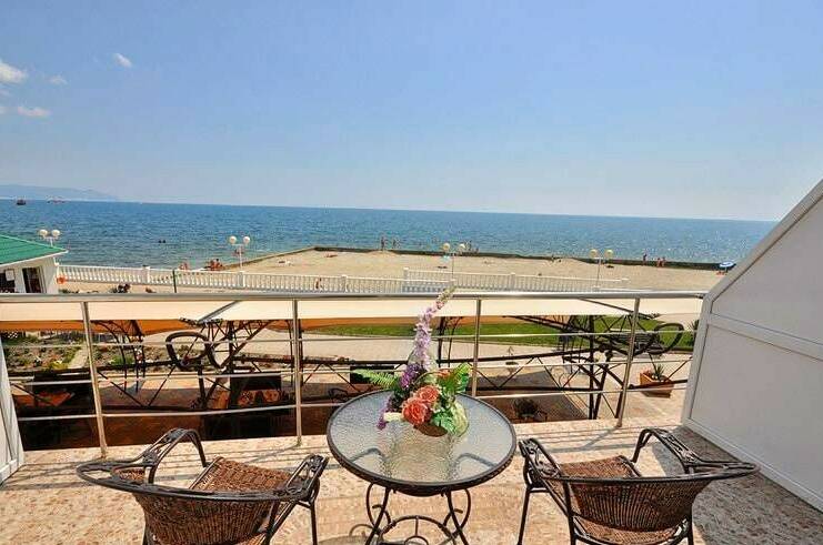 Двухкомнатный «Семейный» с видом на море