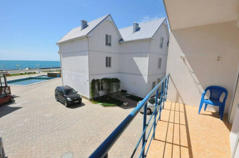 6 местный с 3 спальнями и кухней