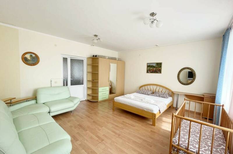 6 местный с 3 спальнями и кухней