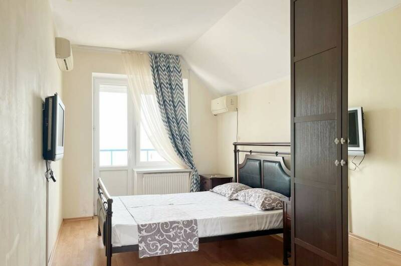 6 местный с 3 спальнями и кухней