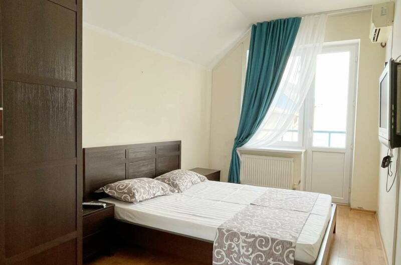 6 местный с 3 спальнями и кухней