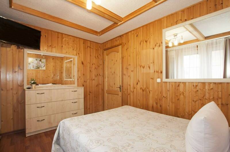 Двухкомнатный номер с кухней на третьем этаже