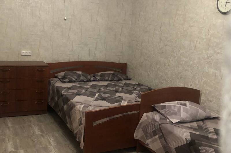 Трехместный