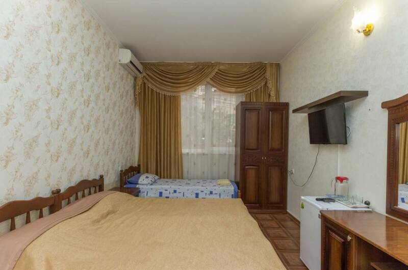 Трехместный номер (1 этаж 2б номер)