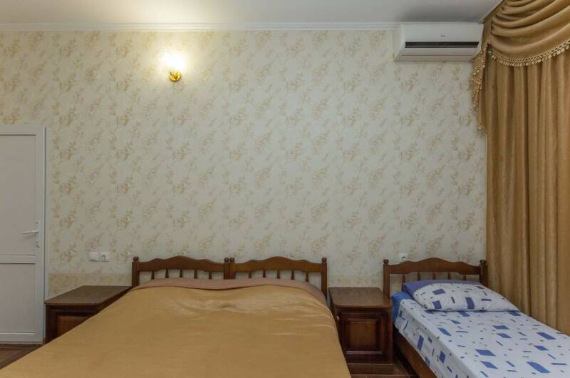 Трехместный номер (1 этаж 2б номер)