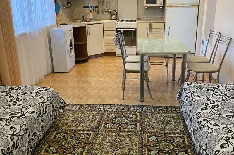 Апартаменты с кухней, балконом и тремя спальнями